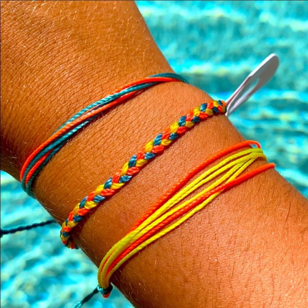 🌻Adjustable Bracelet Set And Matching Pura Vida🌻